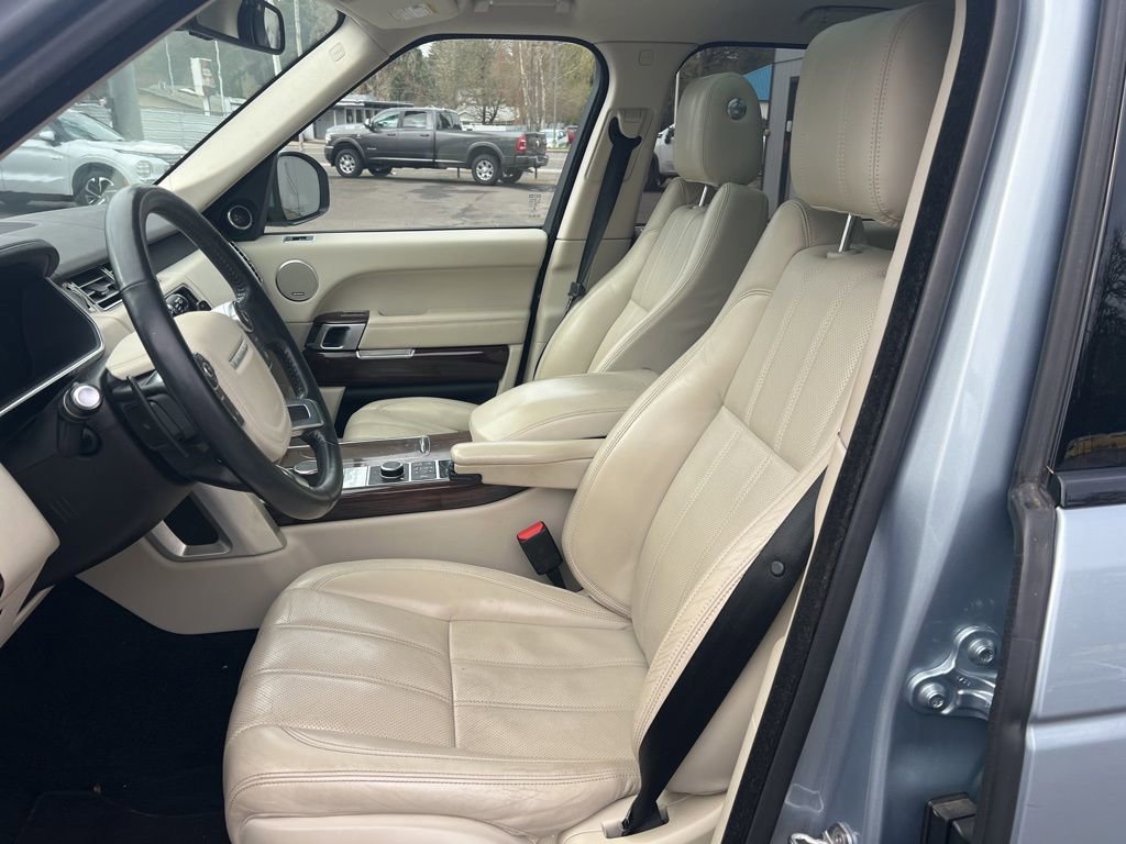 Used 2014 Land Rover Range Rover HSE image 13