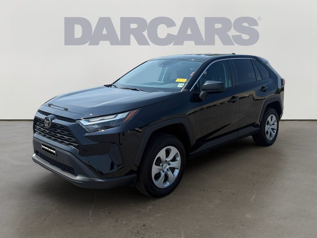 Used 2023 Toyota RAV4 LE FWD image 3