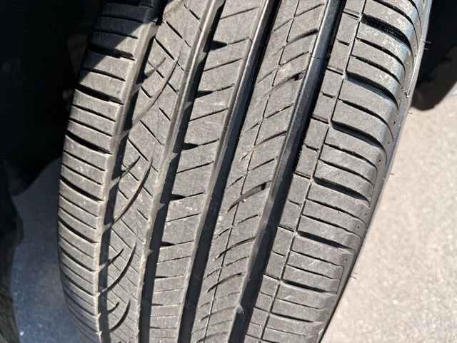 Used 2024 Ford Edge SE w/ Black Appearance Package AWD/4WD image 10