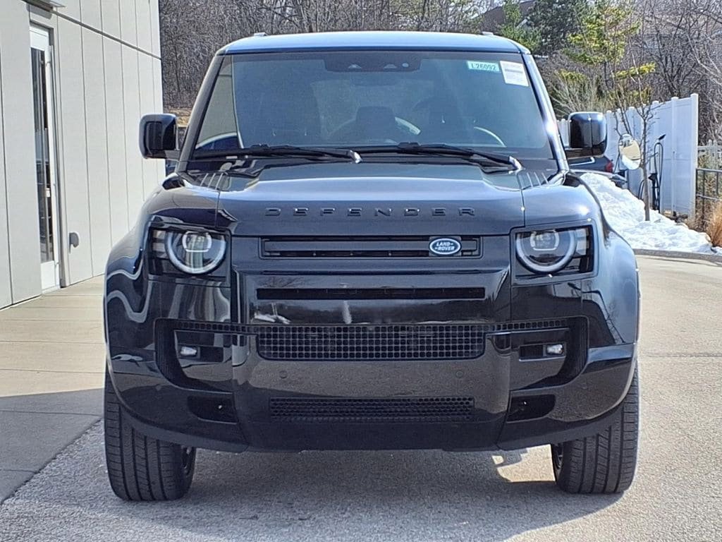 New 2026 Land Rover Defender 110 X-Dynamic SE AWD/4WD image 2