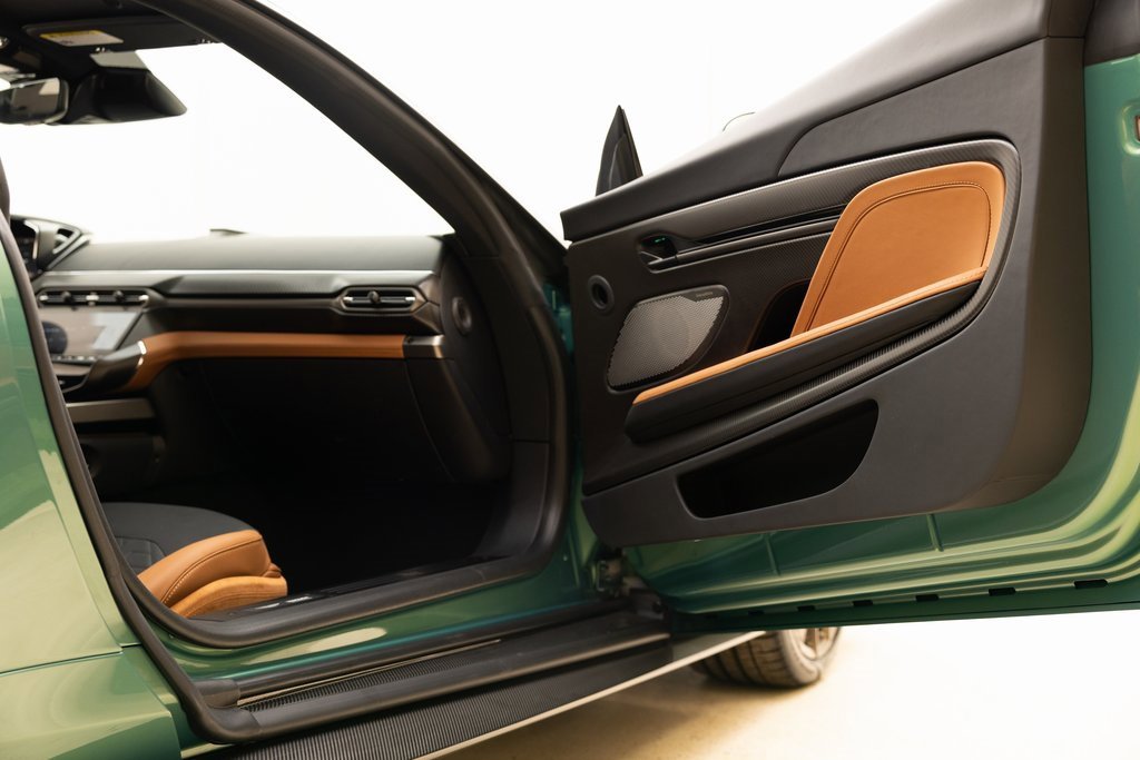 Used 2025 Aston Martin Vanquish image 30