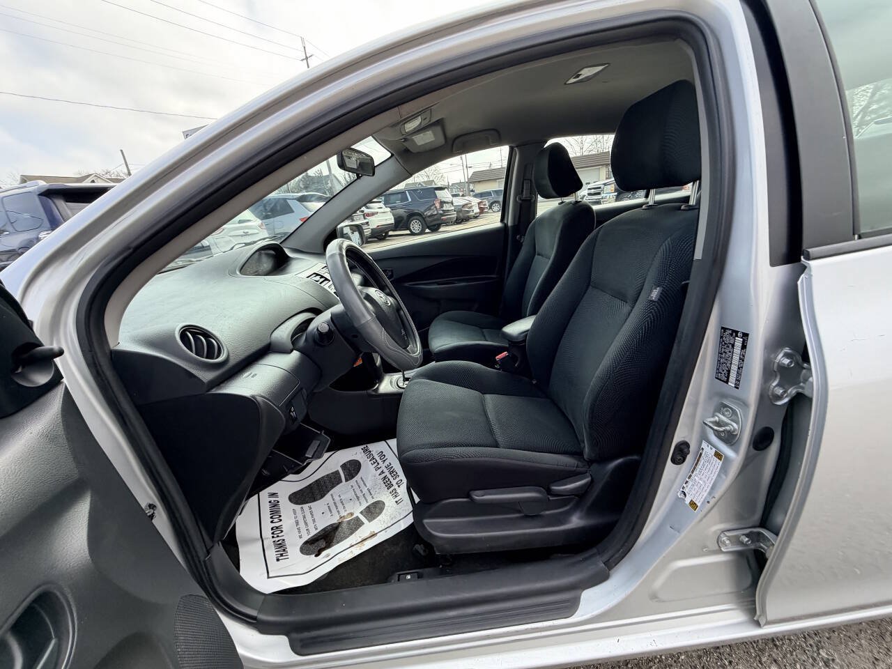 Used 2009 Toyota Yaris Sedan w/ Convenience Pkg FWD image 40