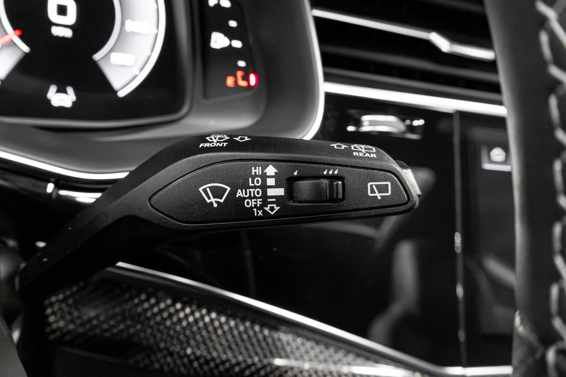 Used 2023 Audi SQ8 Prestige image 58