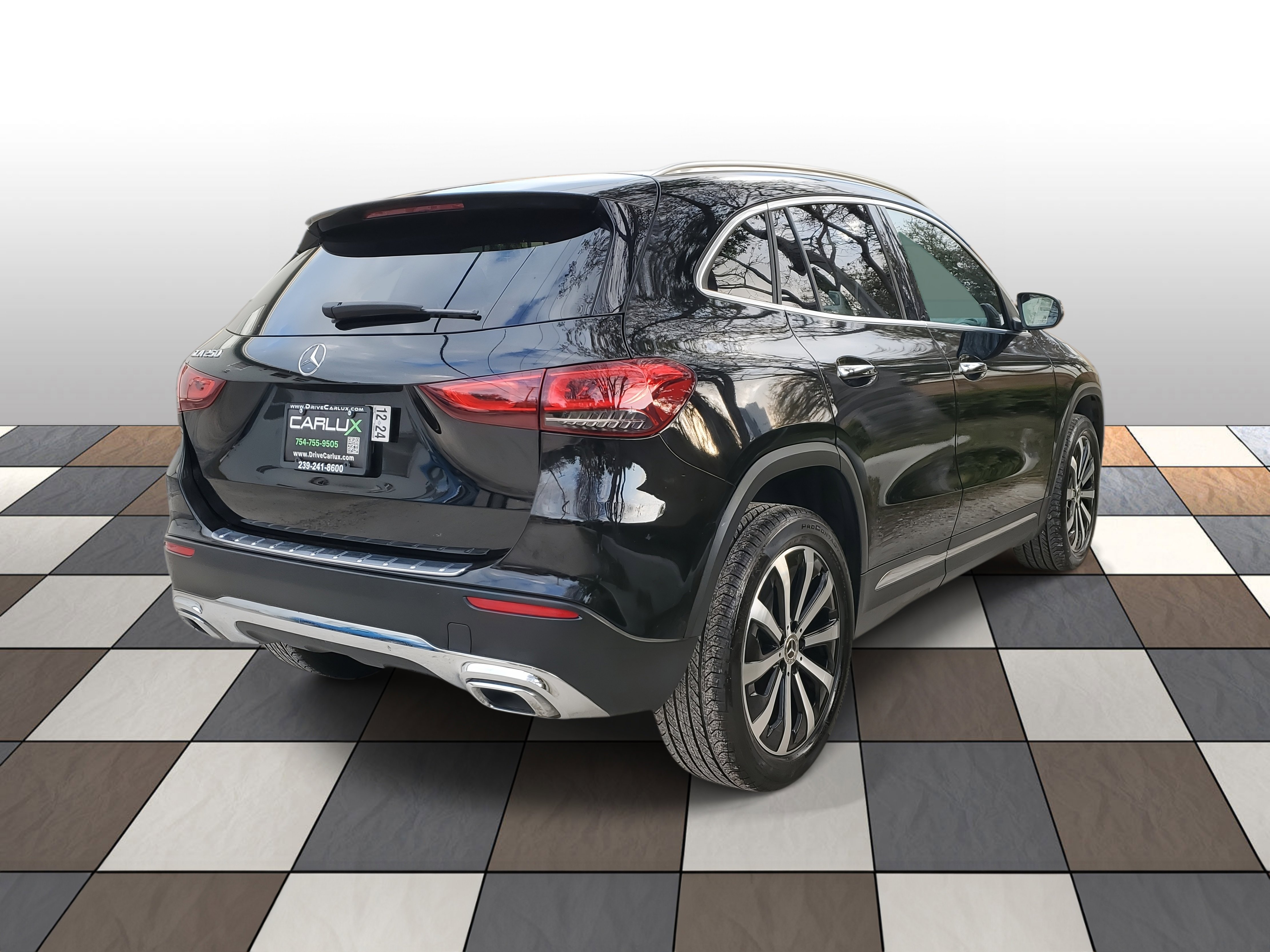 Used 2023 Mercedes-Benz GLA 250 w/ Premium Package image 4