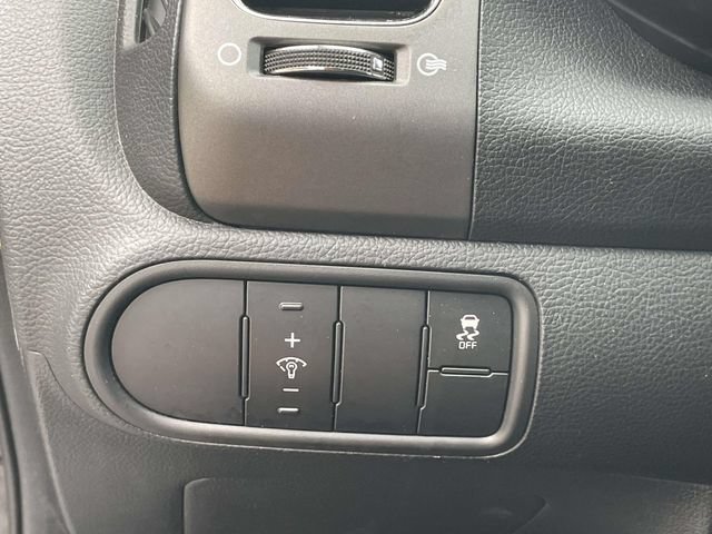 Used 2018 Kia Forte LX FWD image 19
