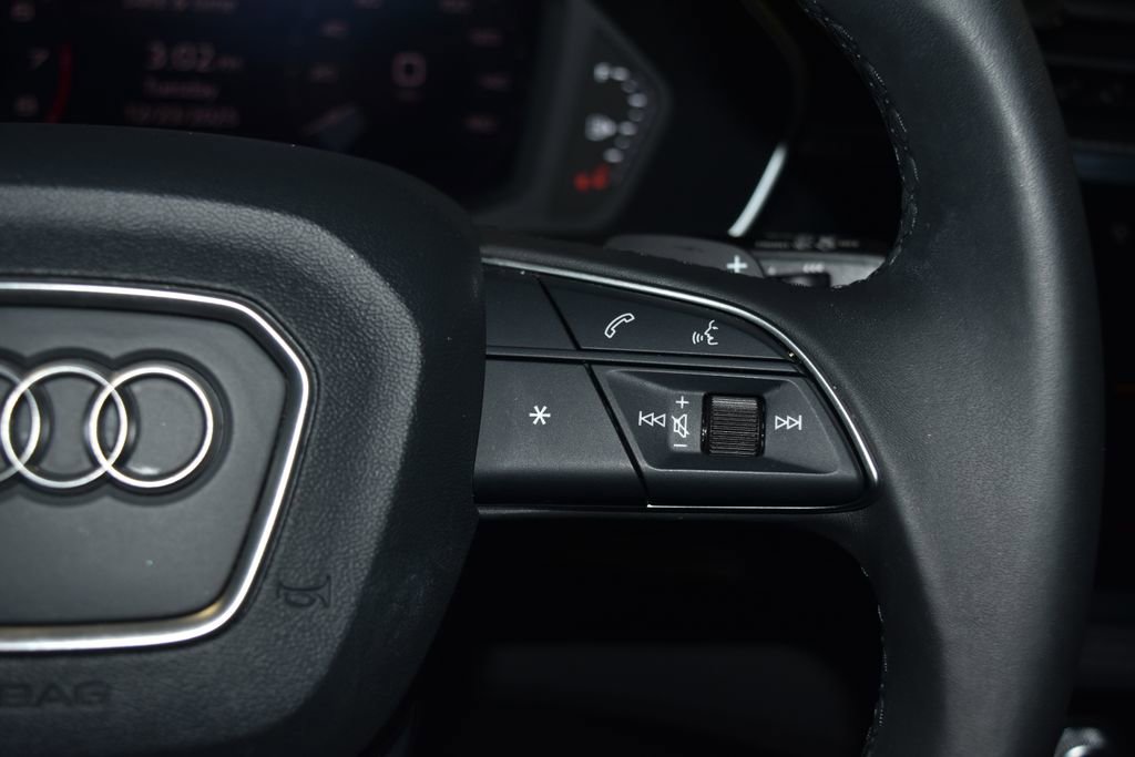 Certified 2025 Audi Q3 2.0T Premium w/ Convenience Package image 9