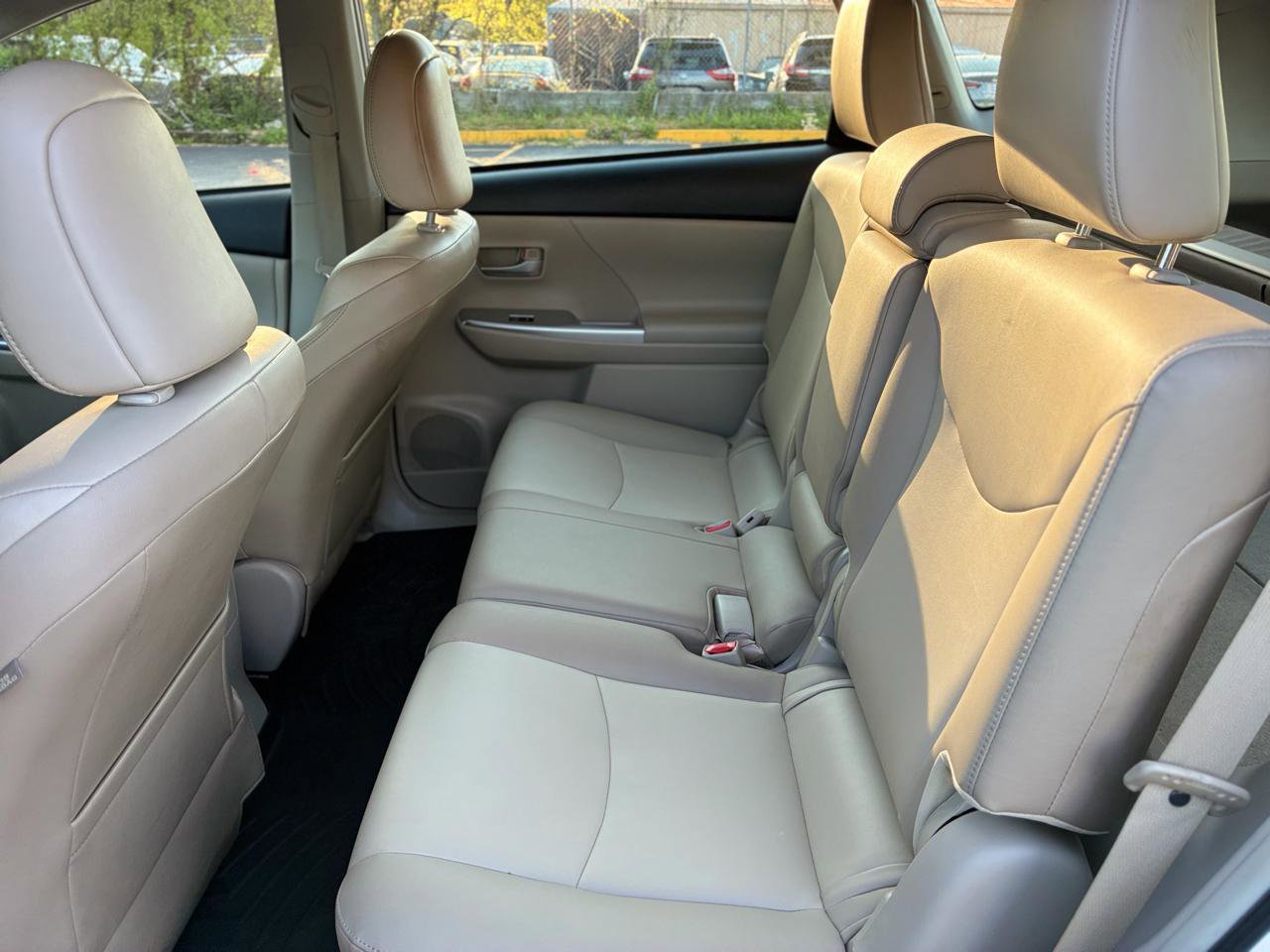 Used 2014 Toyota Prius V Five image 16