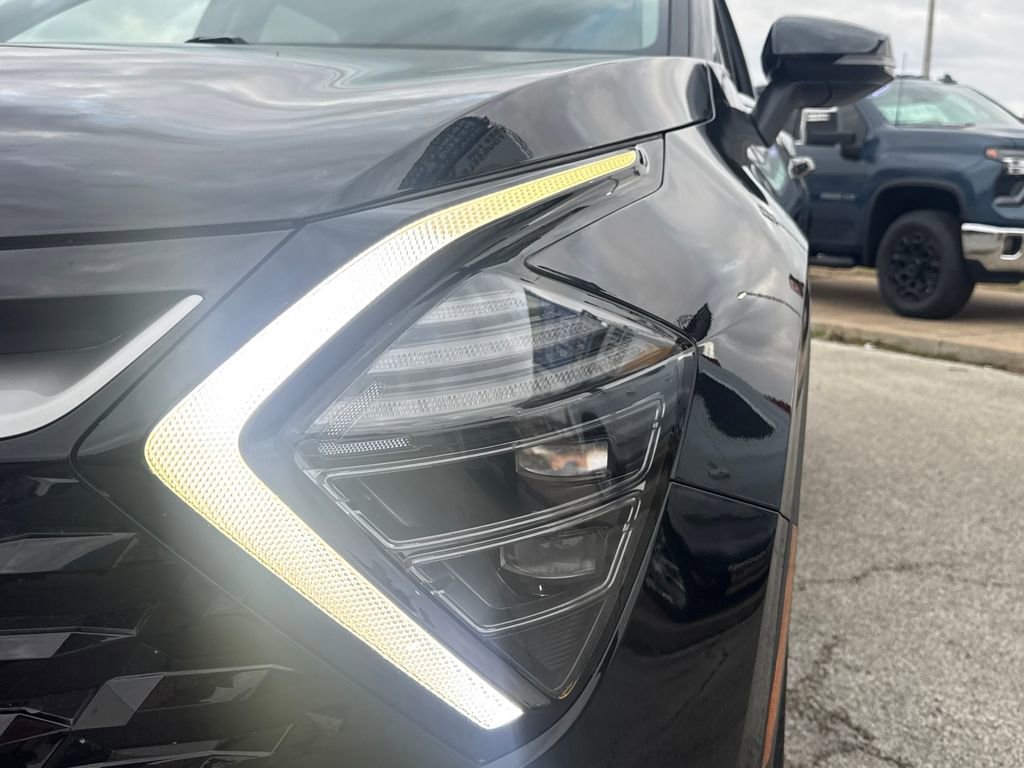 Used 2024 Kia Sportage EX image 11