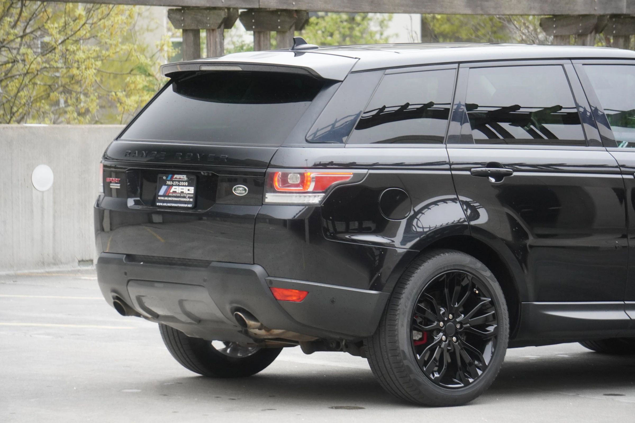 Used 2016 Land Rover Range Rover Sport Supercharged AWD/4WD image 27