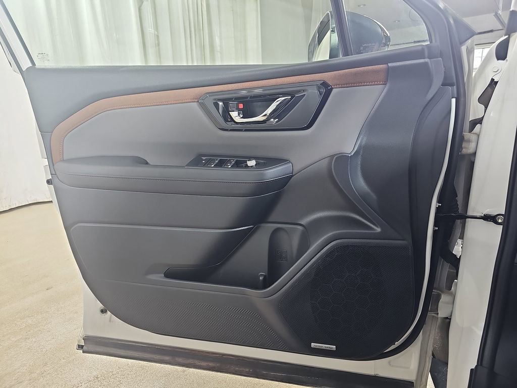 Used 2025 Subaru Forester Sport image 31