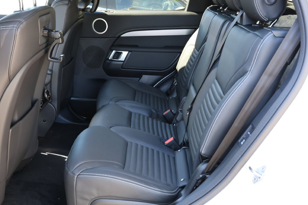 New 2026 Land Rover Discovery Limited Edition AWD/4WD image 29
