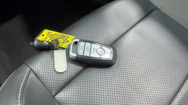 Used 2022 Ford Mustang Premium RWD image 31