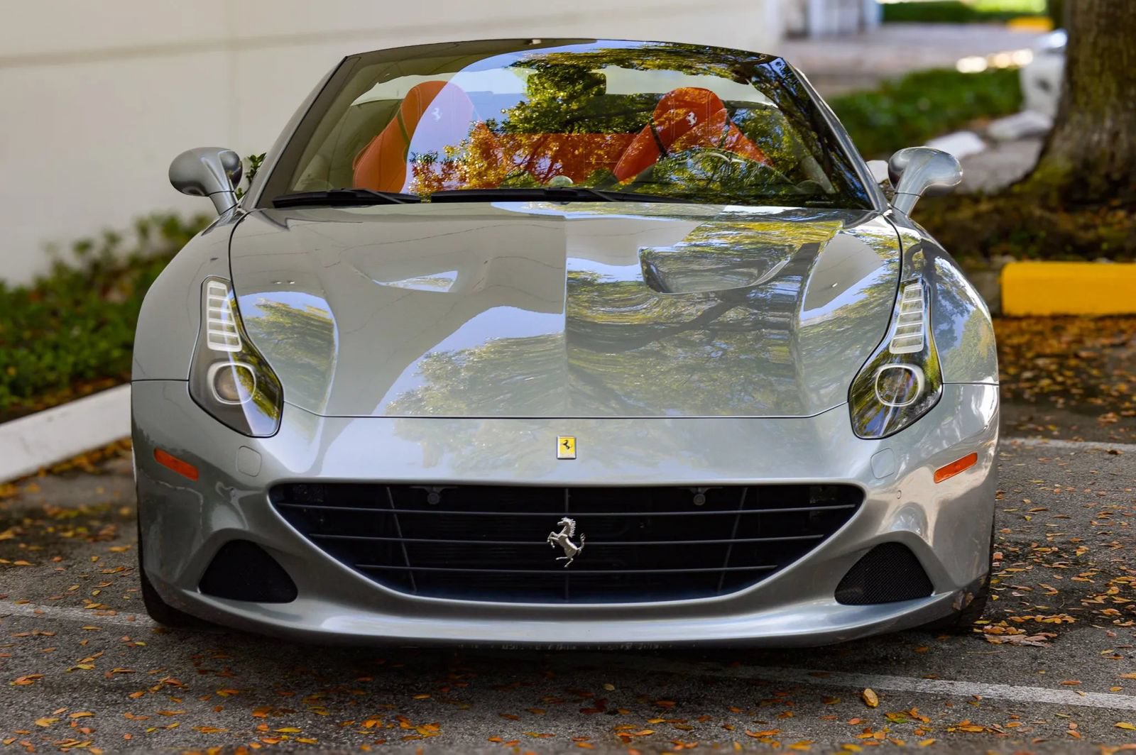 Used 2015 Ferrari California T RWD image 29