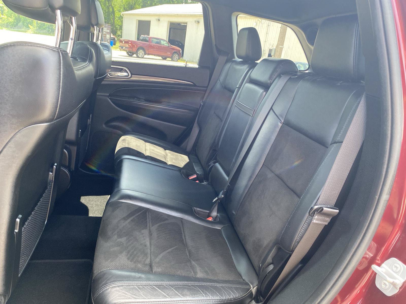 Used 2019 Jeep Grand Cherokee Altitude AWD/4WD image 30