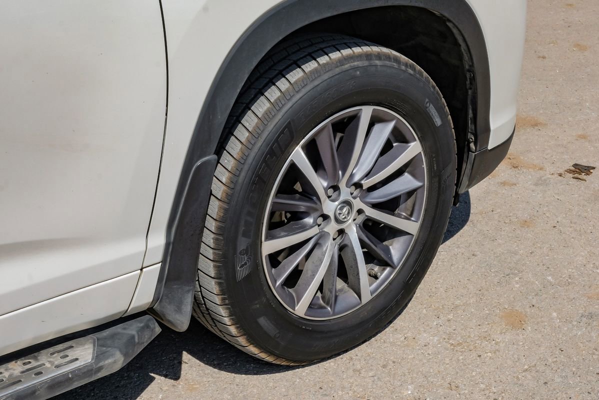 Used 2018 Toyota Highlander XLE FWD image 59