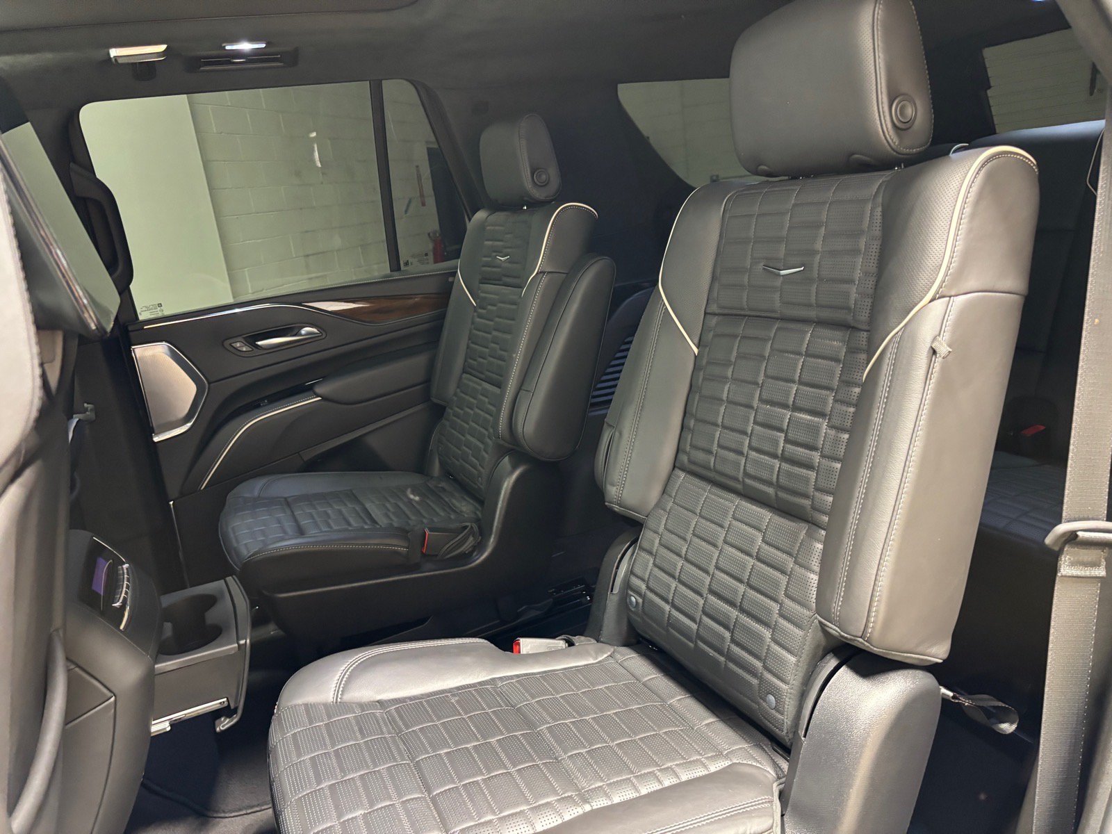 Used 2023 Cadillac Escalade Sport Platinum w/ LPO, ONYX Package AWD/4WD image 26