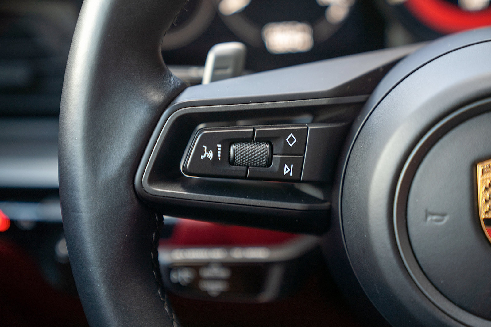 Certified 2020 Porsche 911 Carrera 4S AWD/4WD image 6