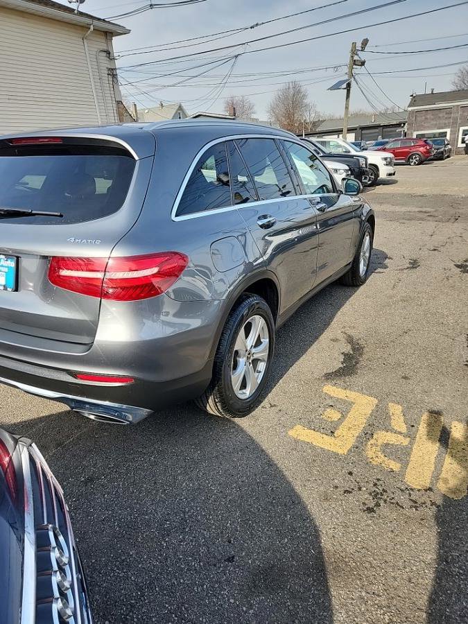 Used 2018 Mercedes-Benz GLC 300 GLC 300 4MATIC SUV image 4