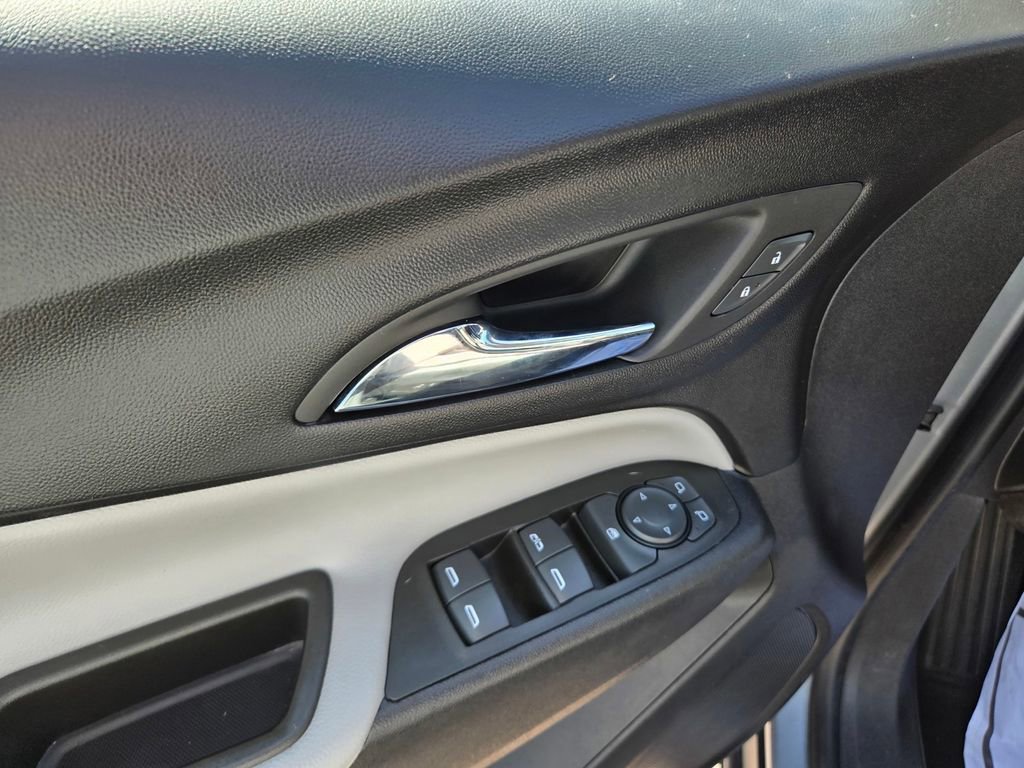 Used 2023 Chevrolet Equinox LS w/ LS Convenience Package image 33