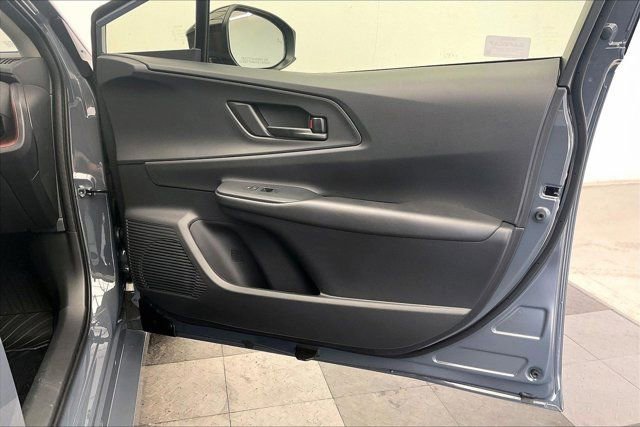 Used 2026 Toyota Prius Plug-In Hybrid FWD image 27