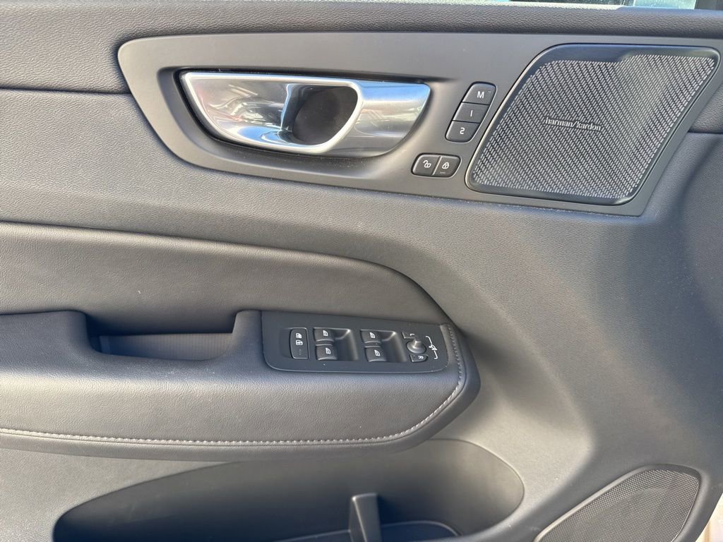 Used 2024 Volvo XC60 T8 Plus w/ Protection Package Premier image 19