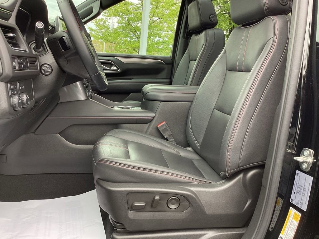 Used 2023 Chevrolet Tahoe RST w/ Luxury Package AWD/4WD image 16