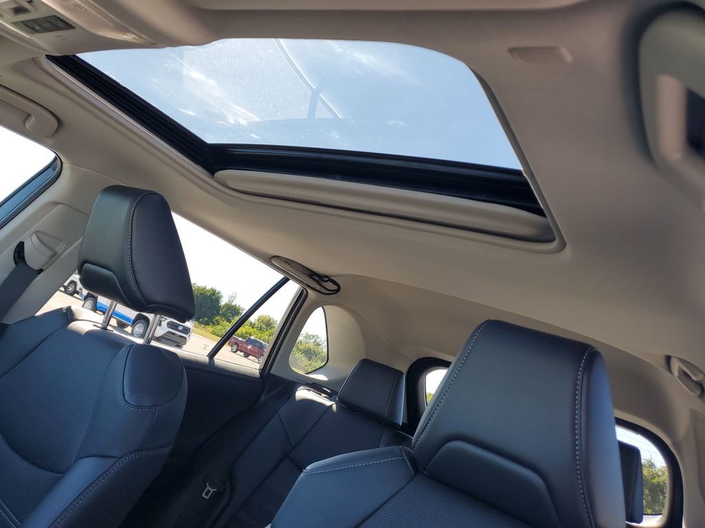 Used 2024 Toyota RAV4 Limited image 30