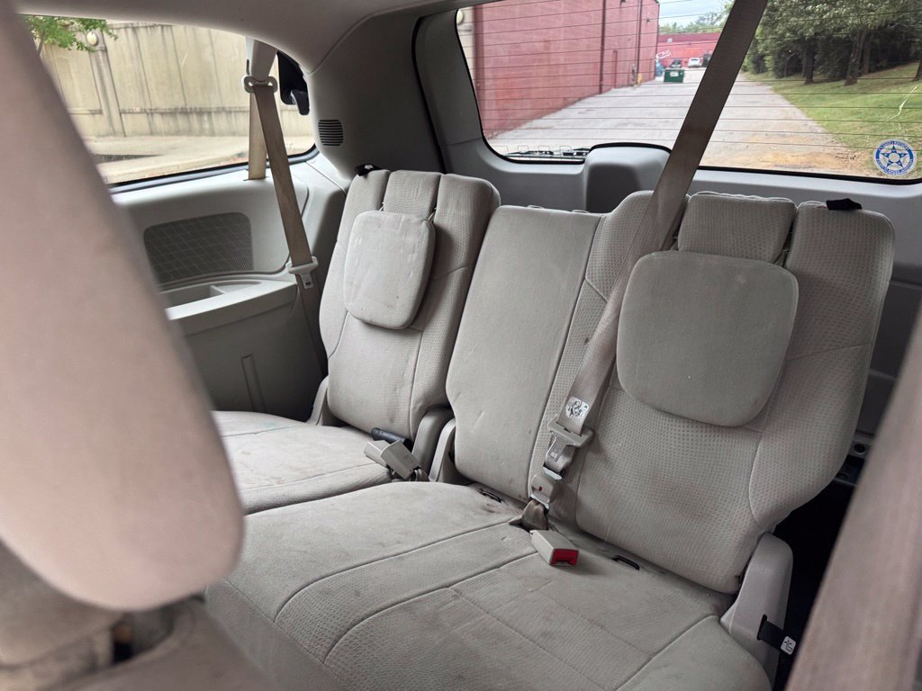Used 2012 Dodge Grand Caravan SE FWD image 18