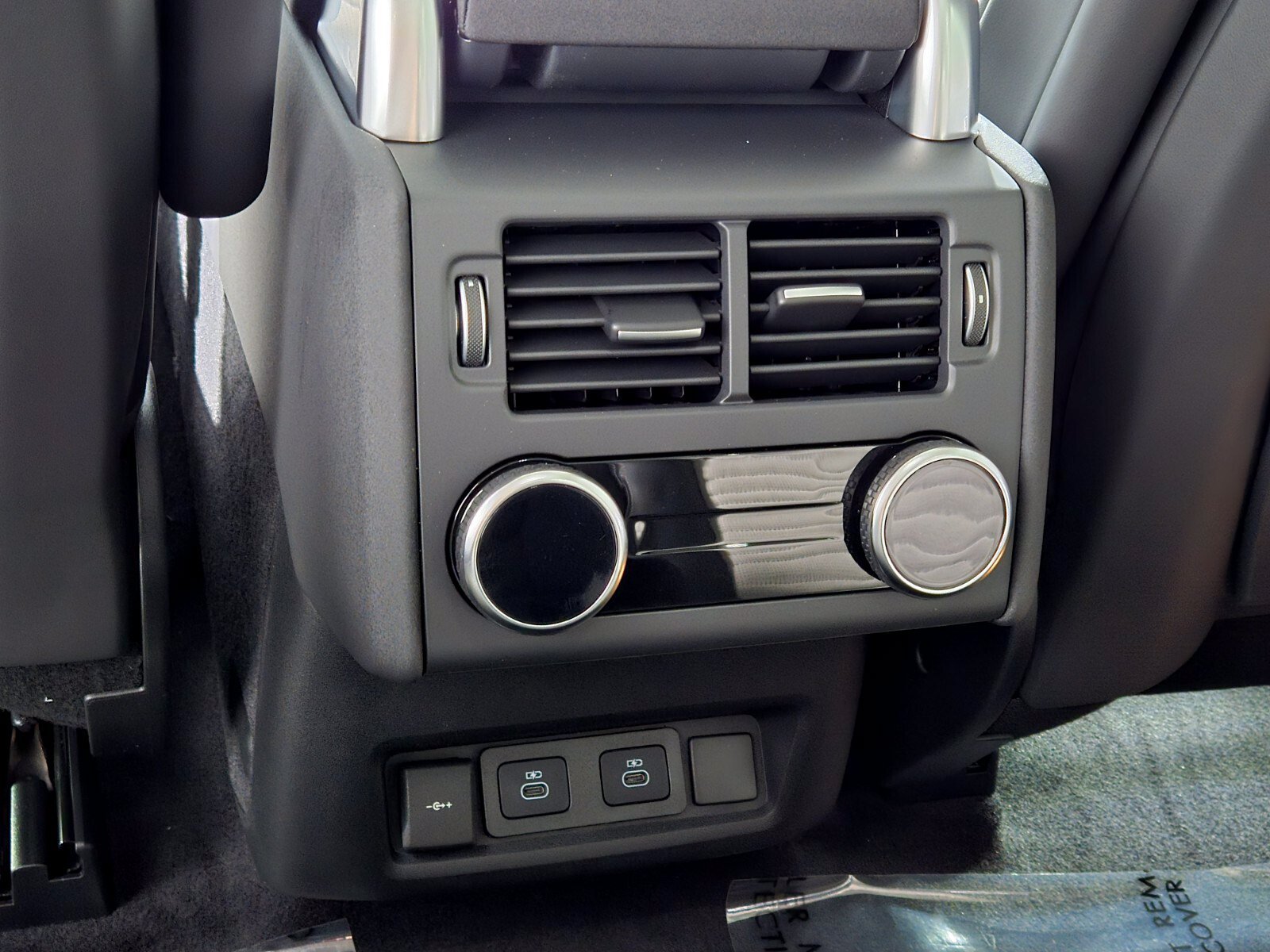 New 2026 Land Rover Discovery Dynamic SE AWD/4WD image 14