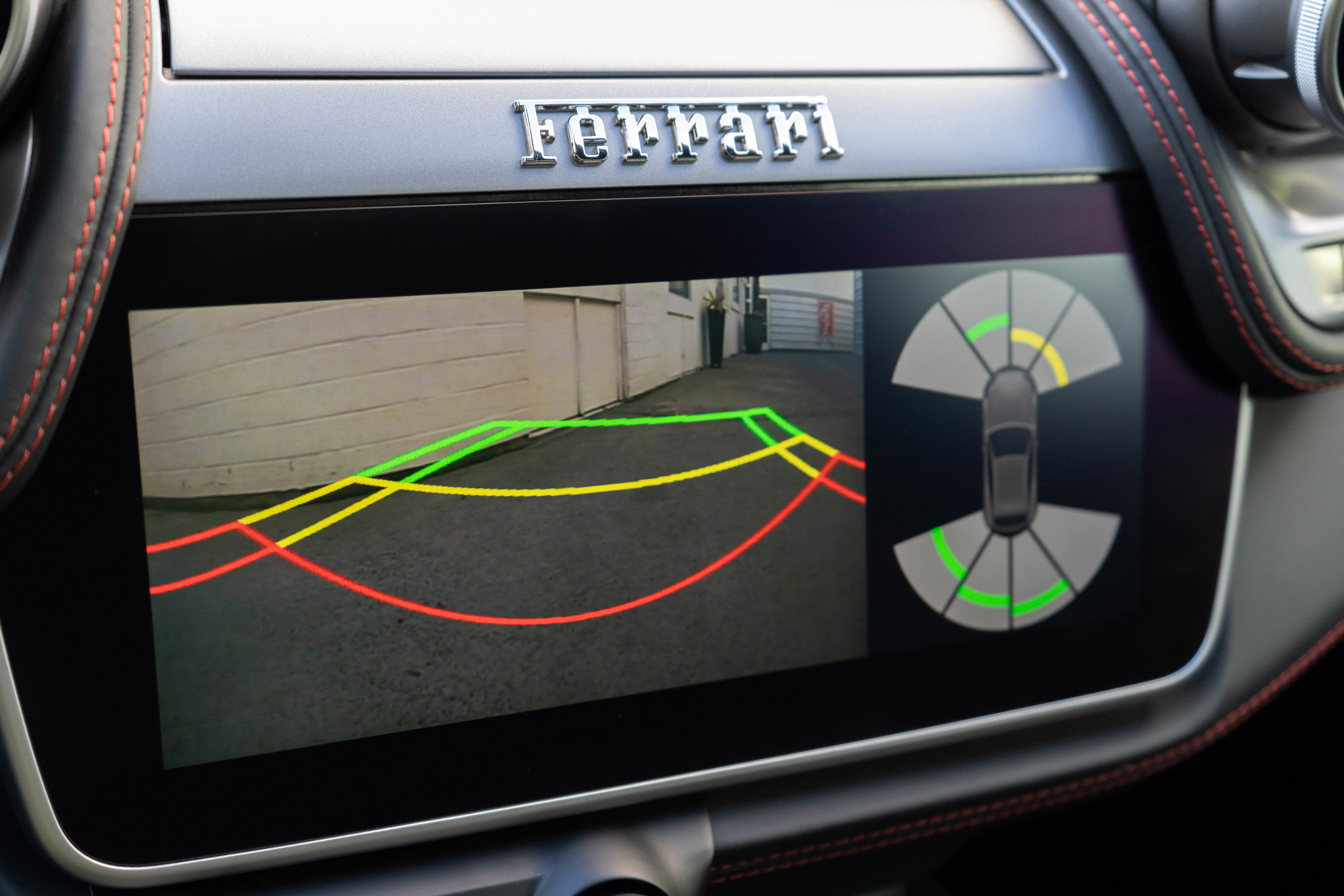 Used 2018 Ferrari GTC4Lusso T image 25