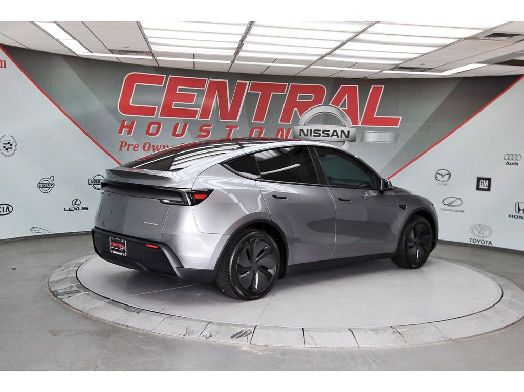 Used 2026 Tesla Model Y AWD image 5