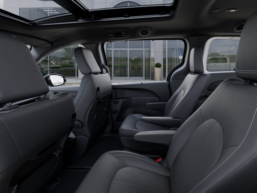 New 2026 Chrysler Pacifica Select AWD/4WD image 26