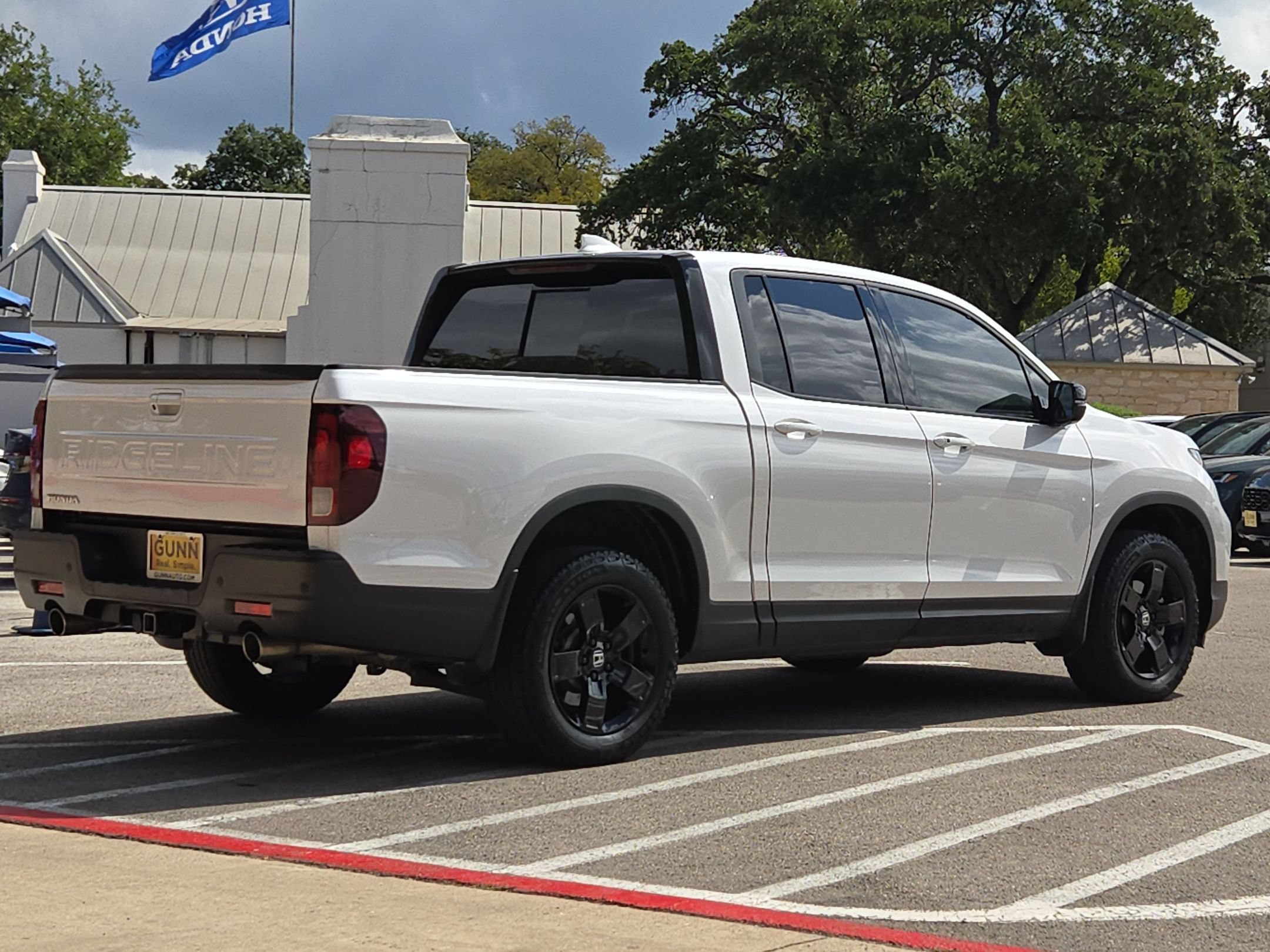 Used 2024 Honda Ridgeline Black Edition image 3