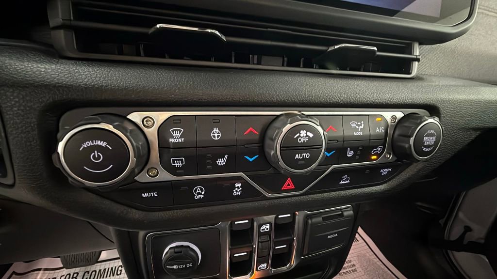 Used 2024 Jeep Wrangler Sport S image 22