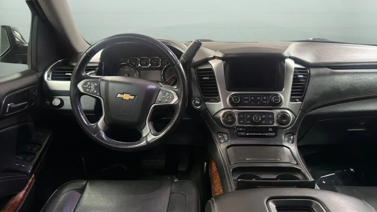 Used 2017 Chevrolet Suburban Premier RWD image 10