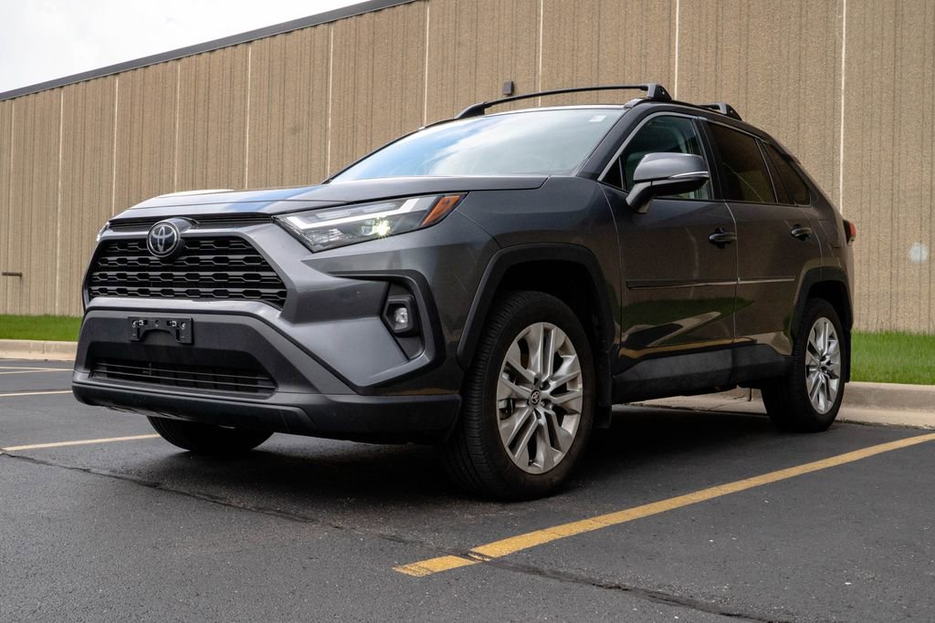 Used 2025 Toyota RAV4 XLE Premium w/ Weather Package AWD/4WD image 4