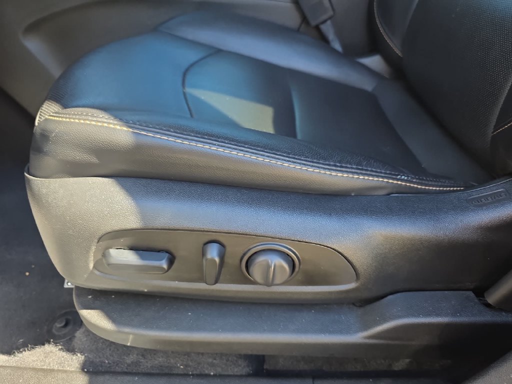 Used 2021 Chevrolet Equinox Premier FWD image 29