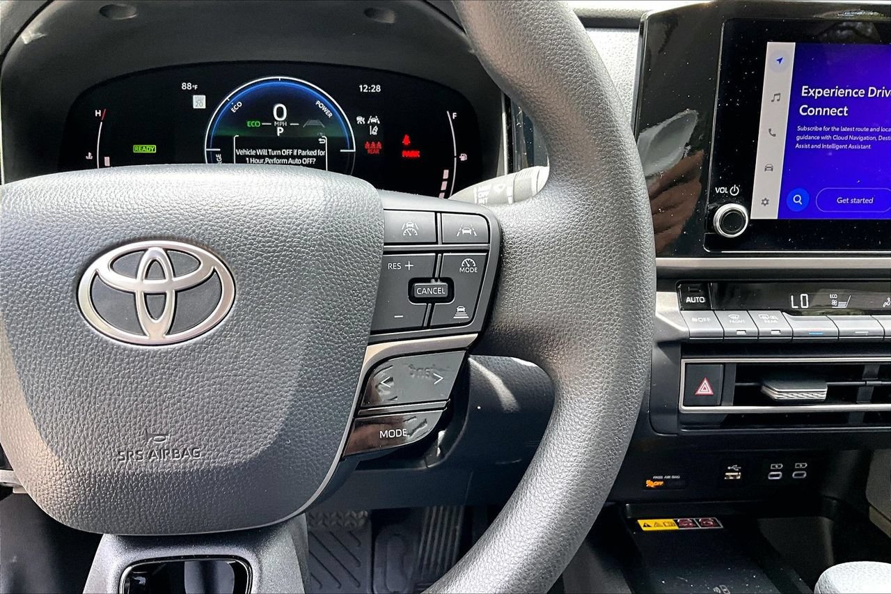 Used 2025 Toyota Camry LE FWD image 11