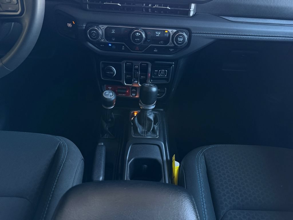 Used 2024 Jeep Wrangler Unlimited Rubicon 4xe AWD/4WD image 11