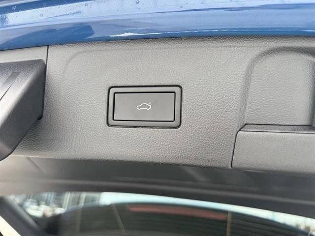 New 2025 Volkswagen Atlas SEL image 32