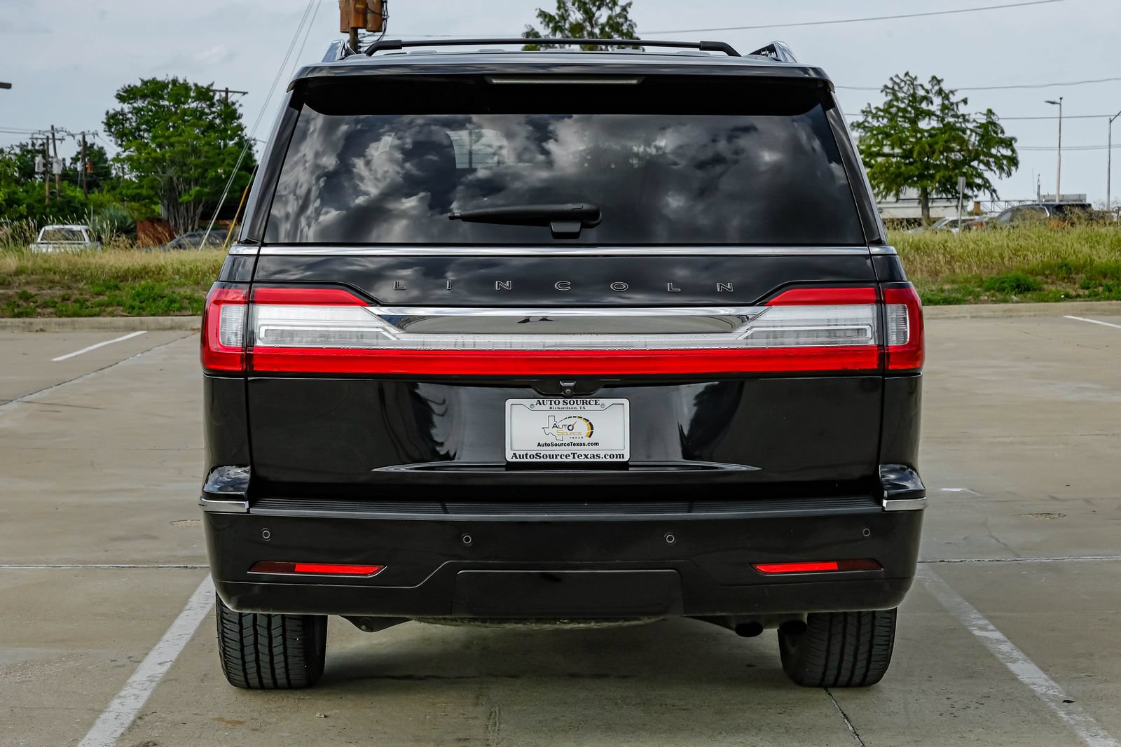 Used 2020 Lincoln Navigator L Reserve w/ Equipment Group 208A Reserve AWD/4WD image 11