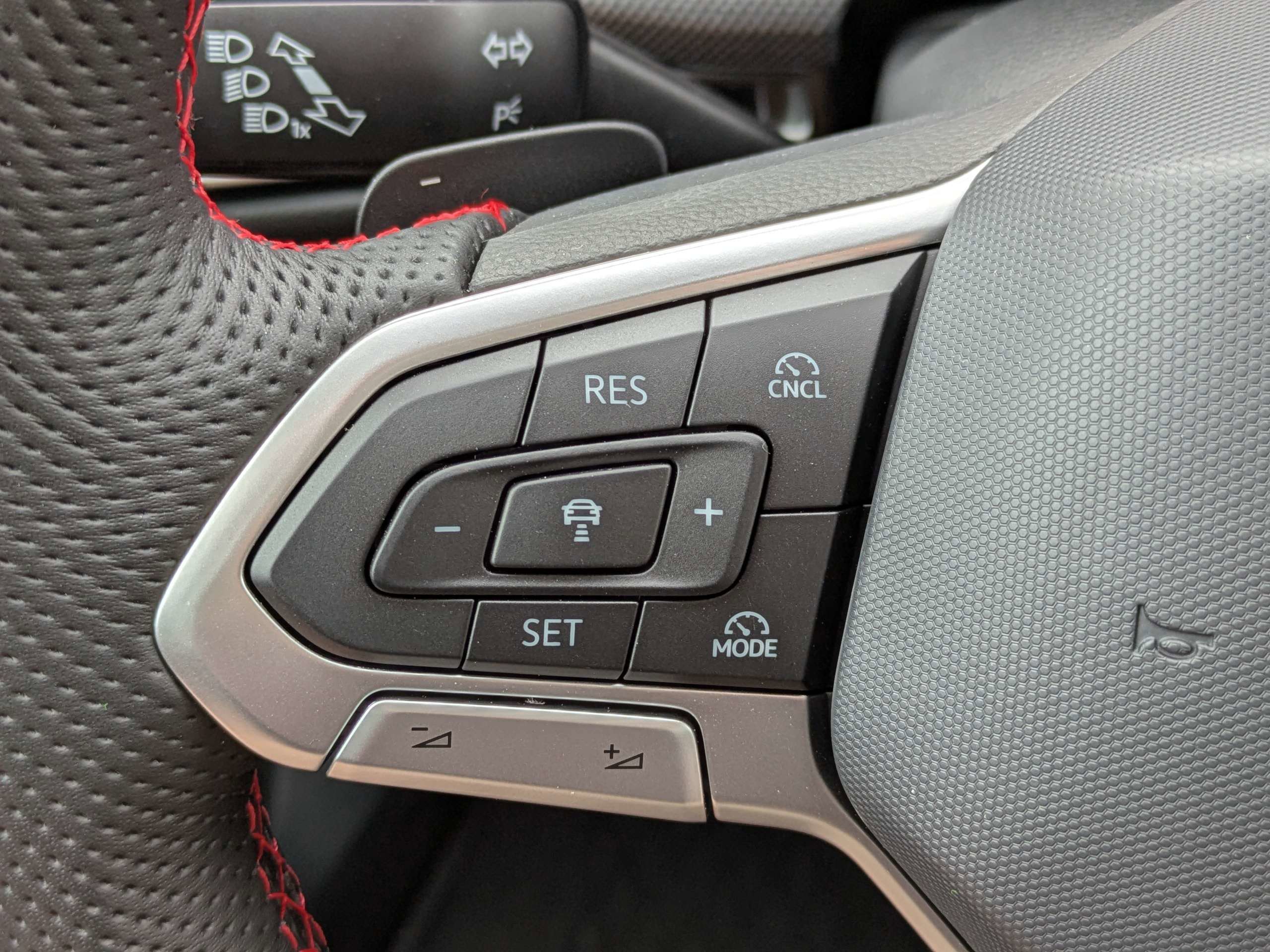 New 2026 Volkswagen GTI SE FWD image 23
