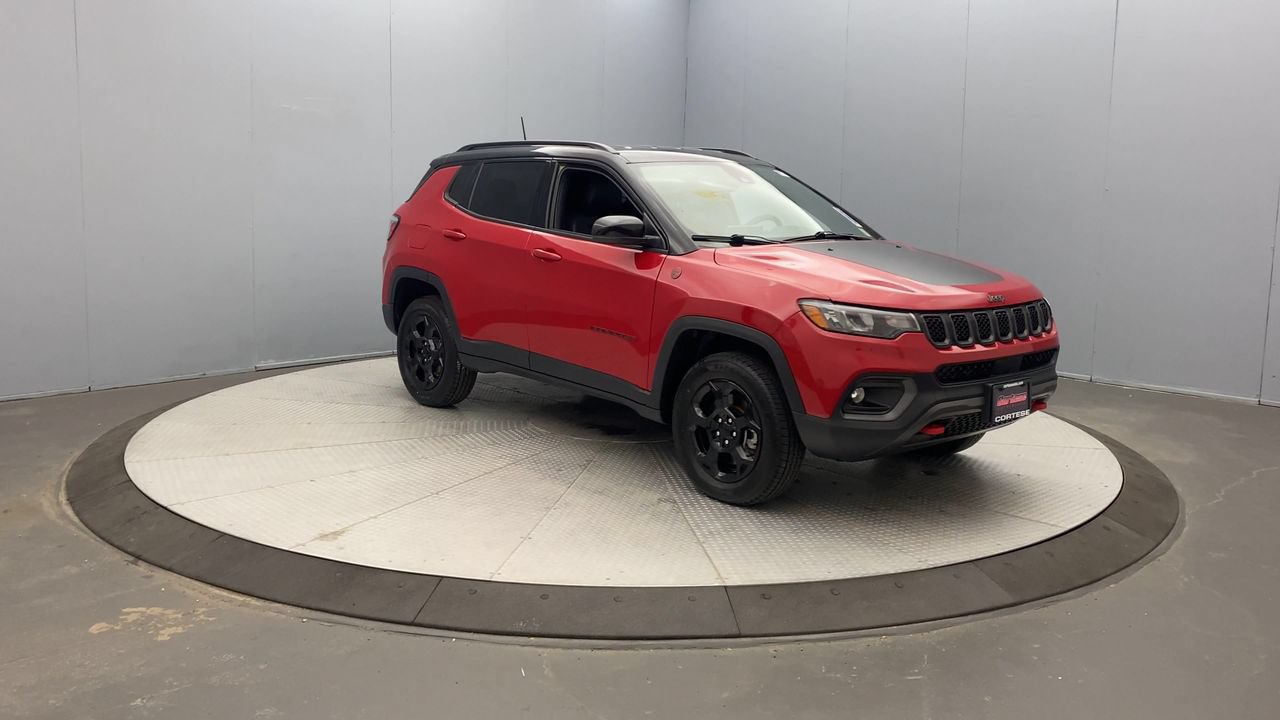Used 2023 Jeep Compass Trailhawk w/ Trailhawk Convenience Group AWD/4WD image 7