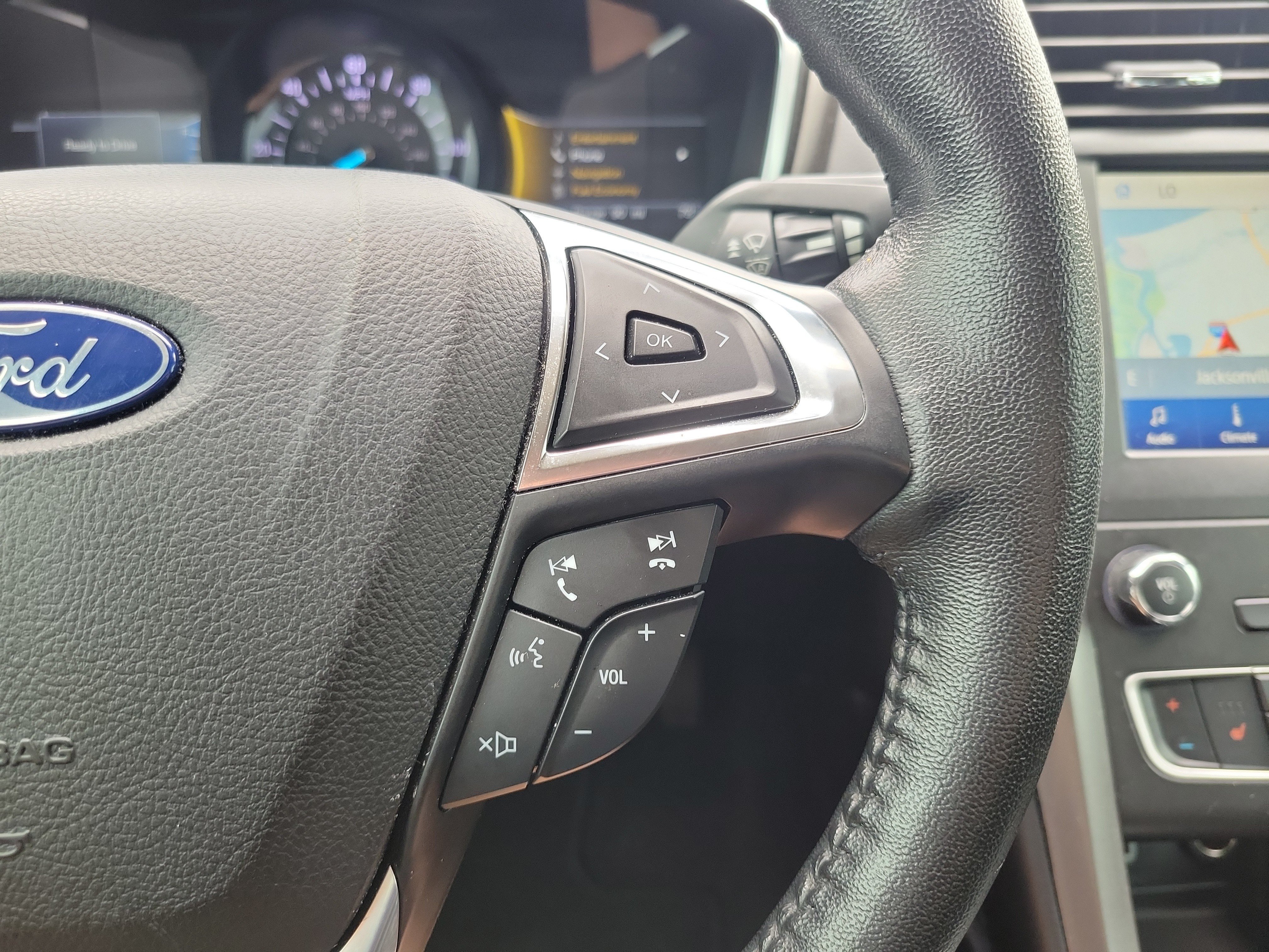 Used 2020 Ford Fusion SEL FWD image 22