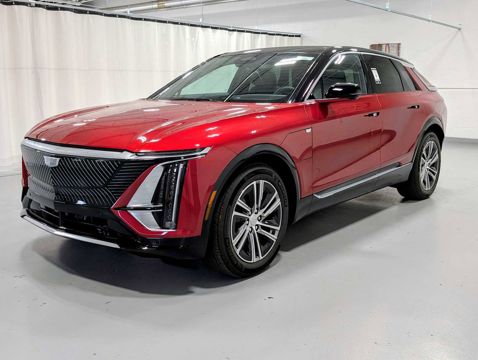 New 2025 Cadillac Lyriq Luxury image 1