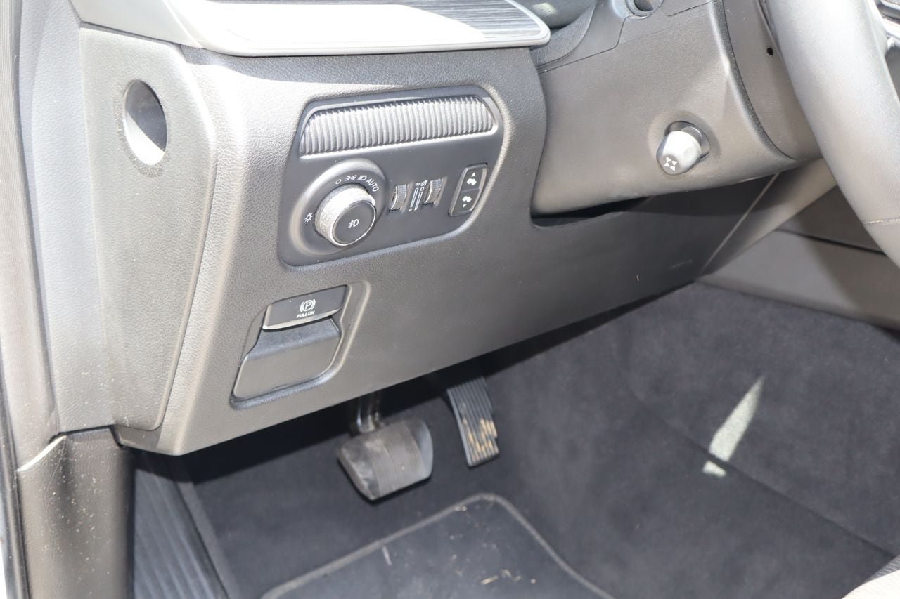 Used 2024 Jeep Wagoneer L Series II RWD image 26