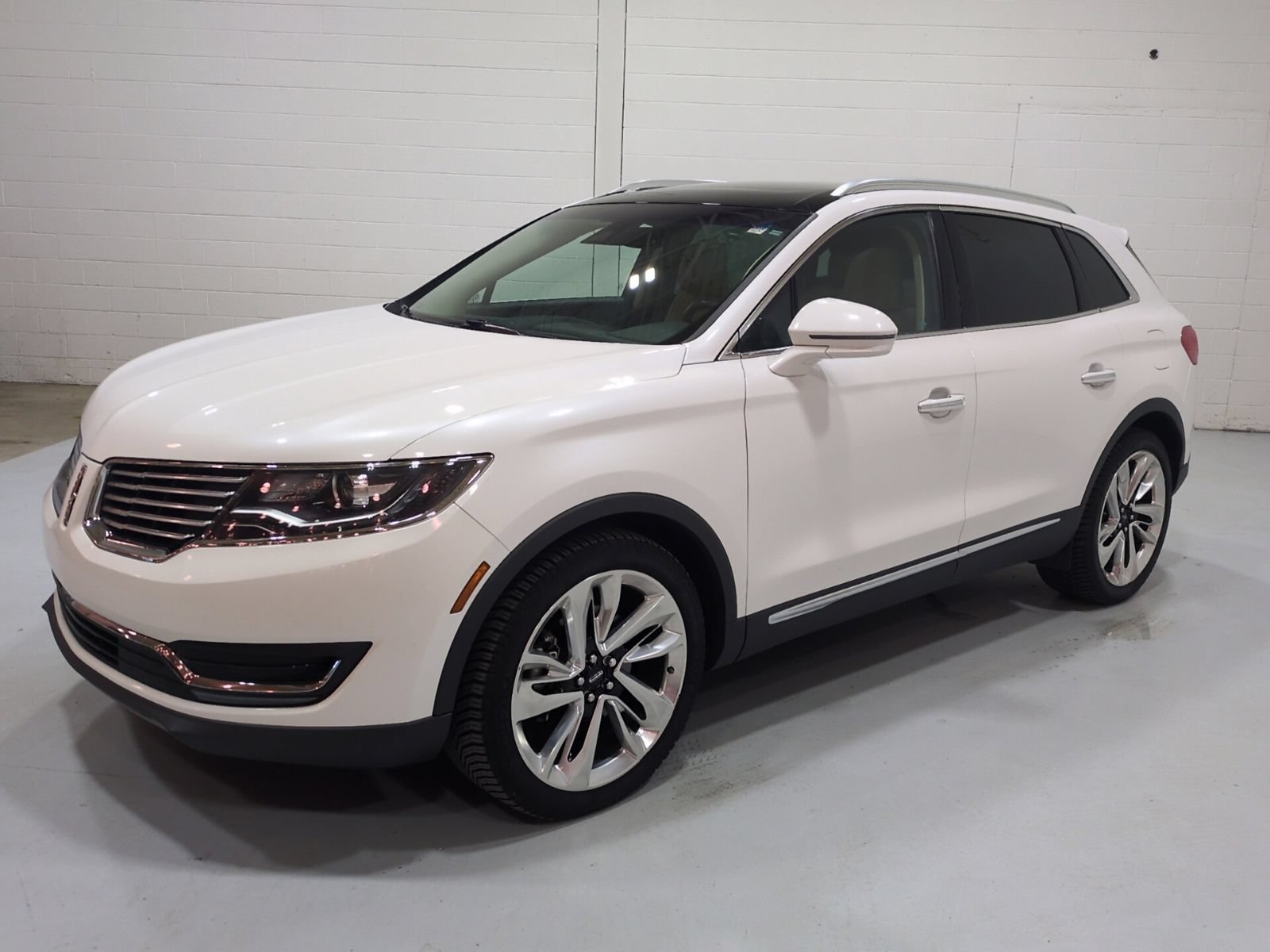Used 2018 Lincoln MKX Reserve w/ Lincoln MKX Climate Package AWD/4WD image 7