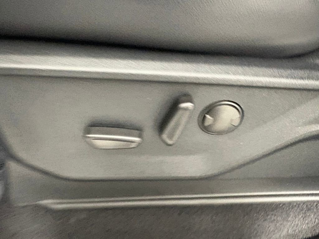 Certified 2025 Ford F150 Lariat w/ Equipment Group 501A Mid image 16