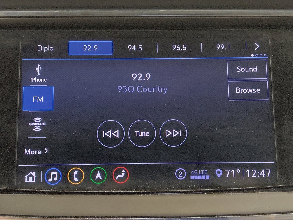 Used 2021 Buick Enclave Essence w/ Sound and Sites Package FWD image 25