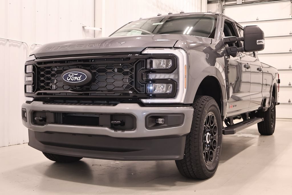 New 2027 Ford F350 XLT w/ XLT Premium Package AWD/4WD image 5